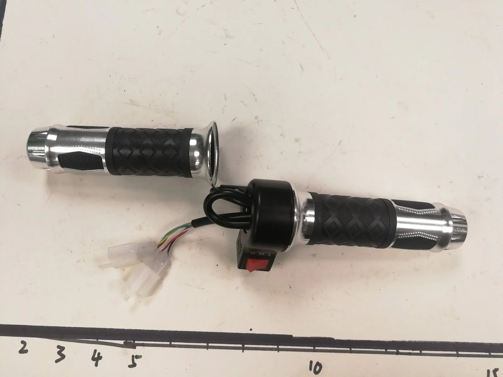 EMMO Scooter Style E-Bikes 467 Throttle B