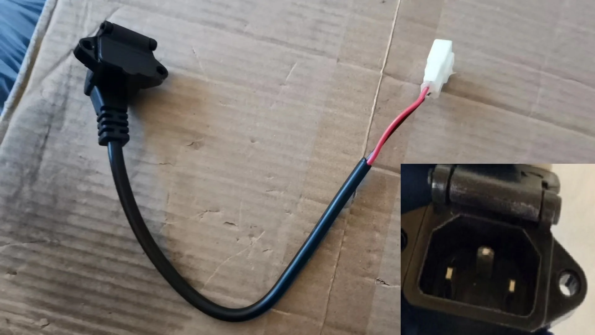 EMMO Scooter Style E-Bikes Charging Port