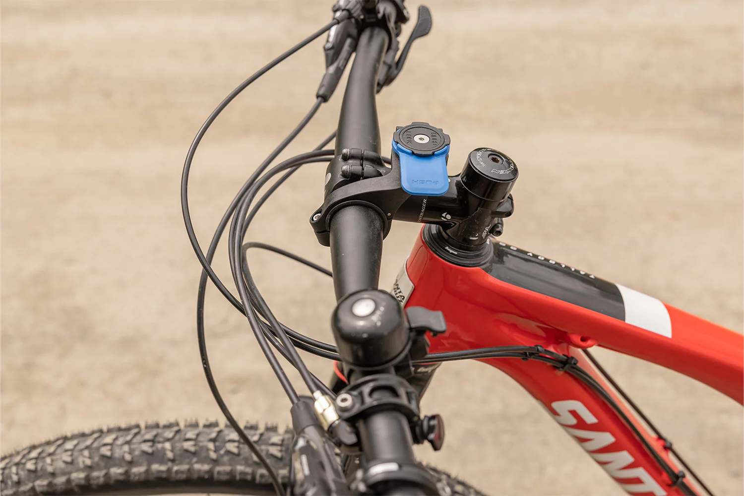 Quad Lock® Universal Phone Adaptor + Bicycle Handlebar Mount Combo - Image 7