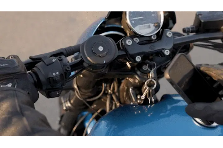 Quad Lock® iPhone Case + Scooter Mirror Mount Combo - Image 4