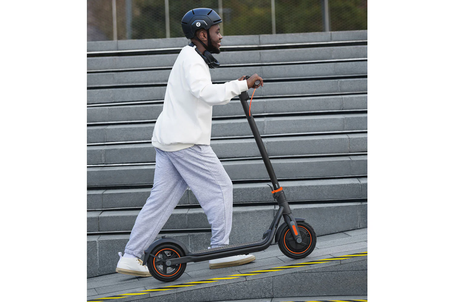 Segway F40 KickScooter - Image 5